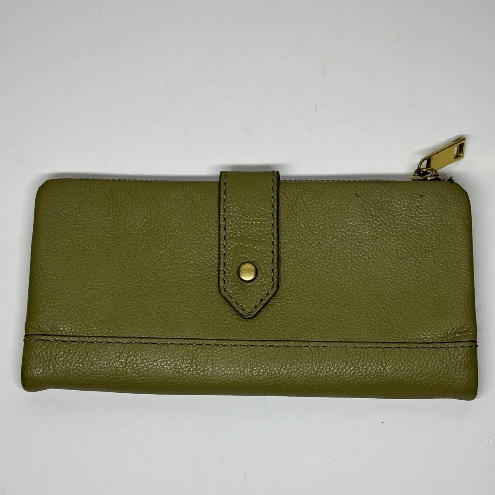 Fossil Women's Olive Green Pebbled Leather Zip Around Continental Wallet Clutch‎